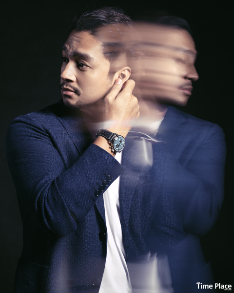 WATCH—Breitling Top Time B01 Triumph OUTFIT—ZEGNA Optical White Cotton T shirt Navy Blue Jerseywear Cotton Jacket