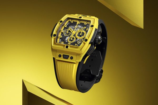 Spirit of Big Bang Yellow Magic 42 mm lifestyle shot