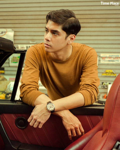 WATCH—TAG Heuer Carrera Chronosprint x Porsche OUTFIT—ZEGNA Dark Foliage Mélange Cashseta Crewneck